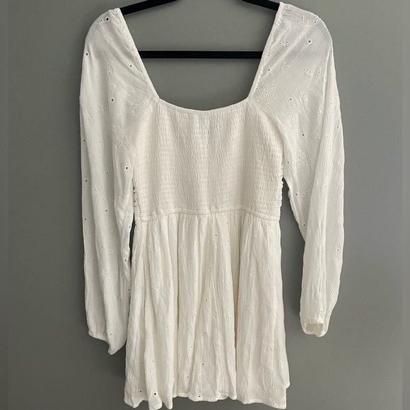 Hollister White Eyelet Long Sleeve Romper Dress - Picture 7 of 8